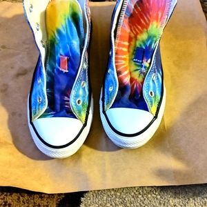 Converse tie-dye colors
